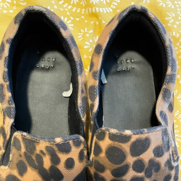 Leopard slip ons - Picture 3 of 5